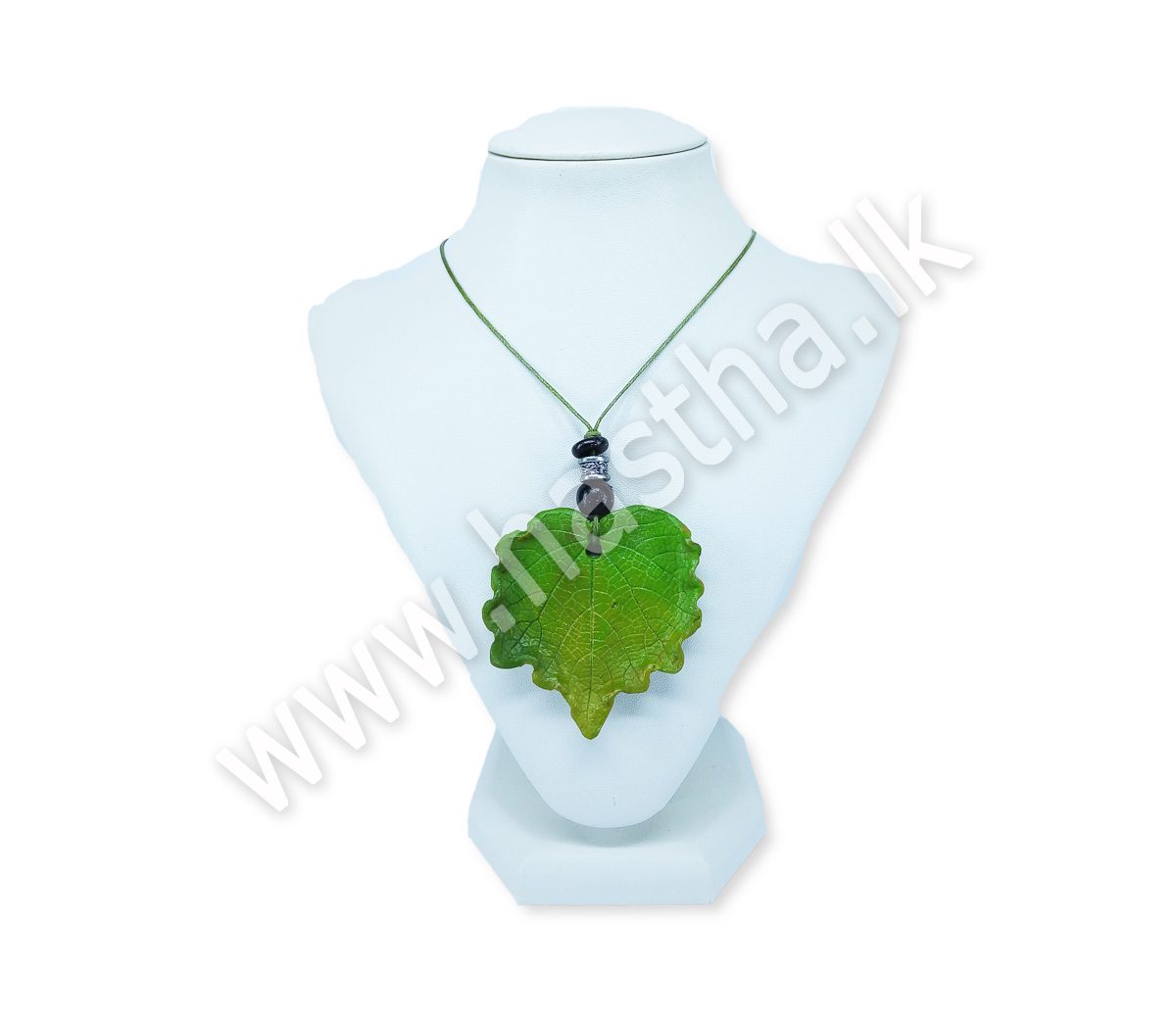 Pendent Bodhi Leaf – Light Green – Red Clay