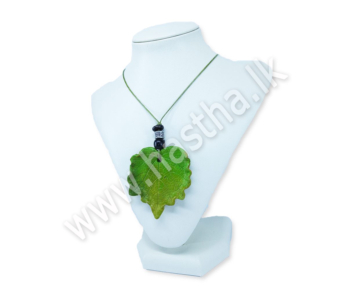 Pendent Bodhi Leaf – Light Green – Red Clay