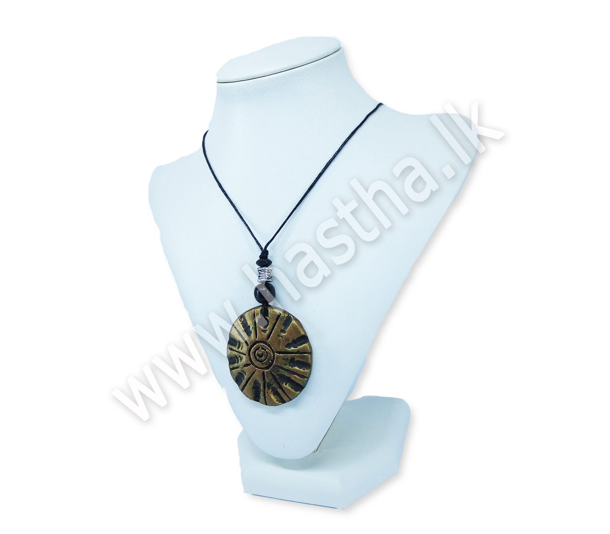 Pendent Shield – Gold & Black – Red Clay